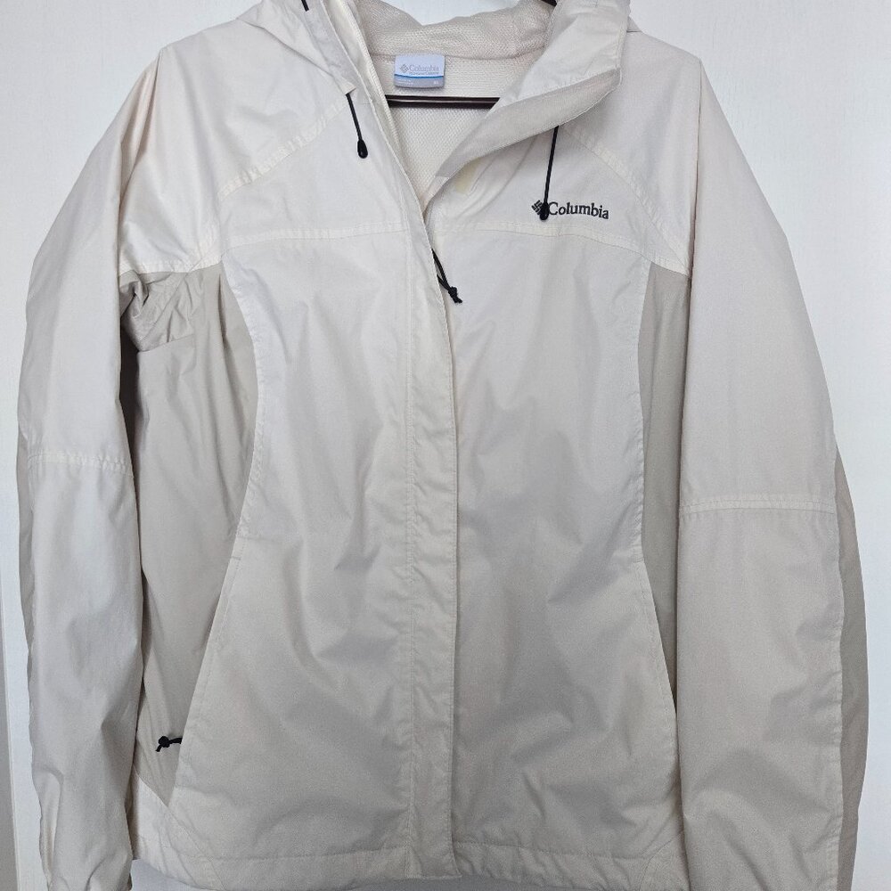 ✨ Columbia Omni-Tech Waterproof Rain Jacket – Cream/Beige ✨